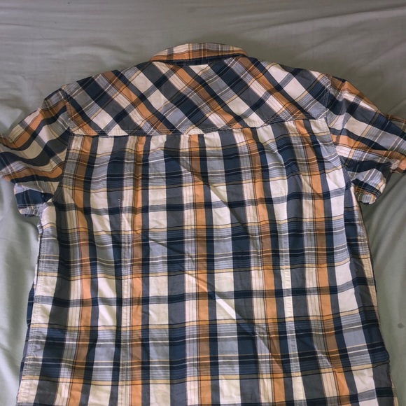 Button up - Picture 3 of 3